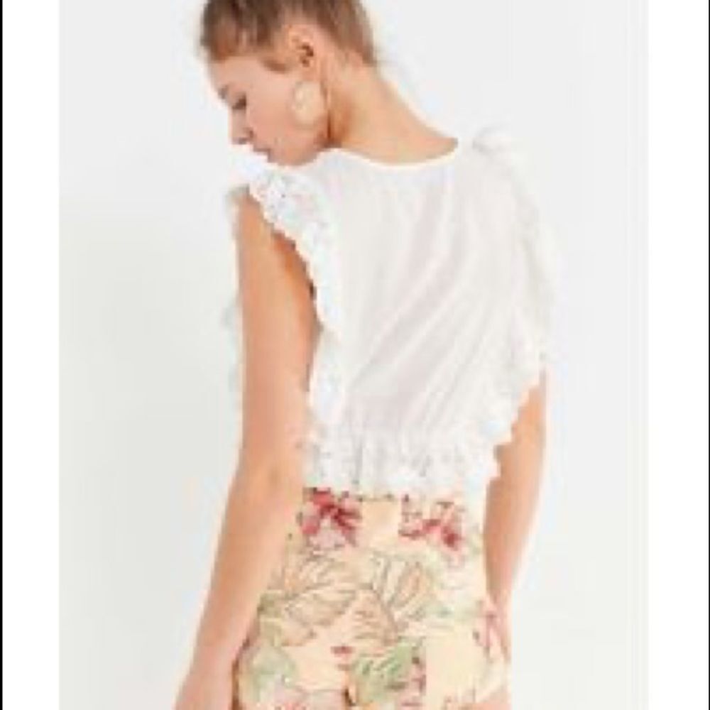 ✨ Women's Natural Uo Rami Pintuck Ruffle Top✨ - Picture 3 of 10